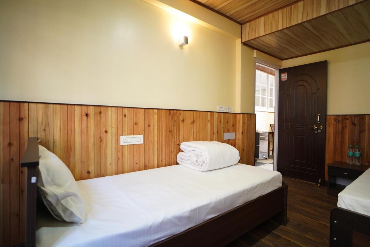 Hotel Hill Queen Near Sherpa Gumba Darjeeling Mall 5 Min Couple Friendly ภายนอก รูปภาพ