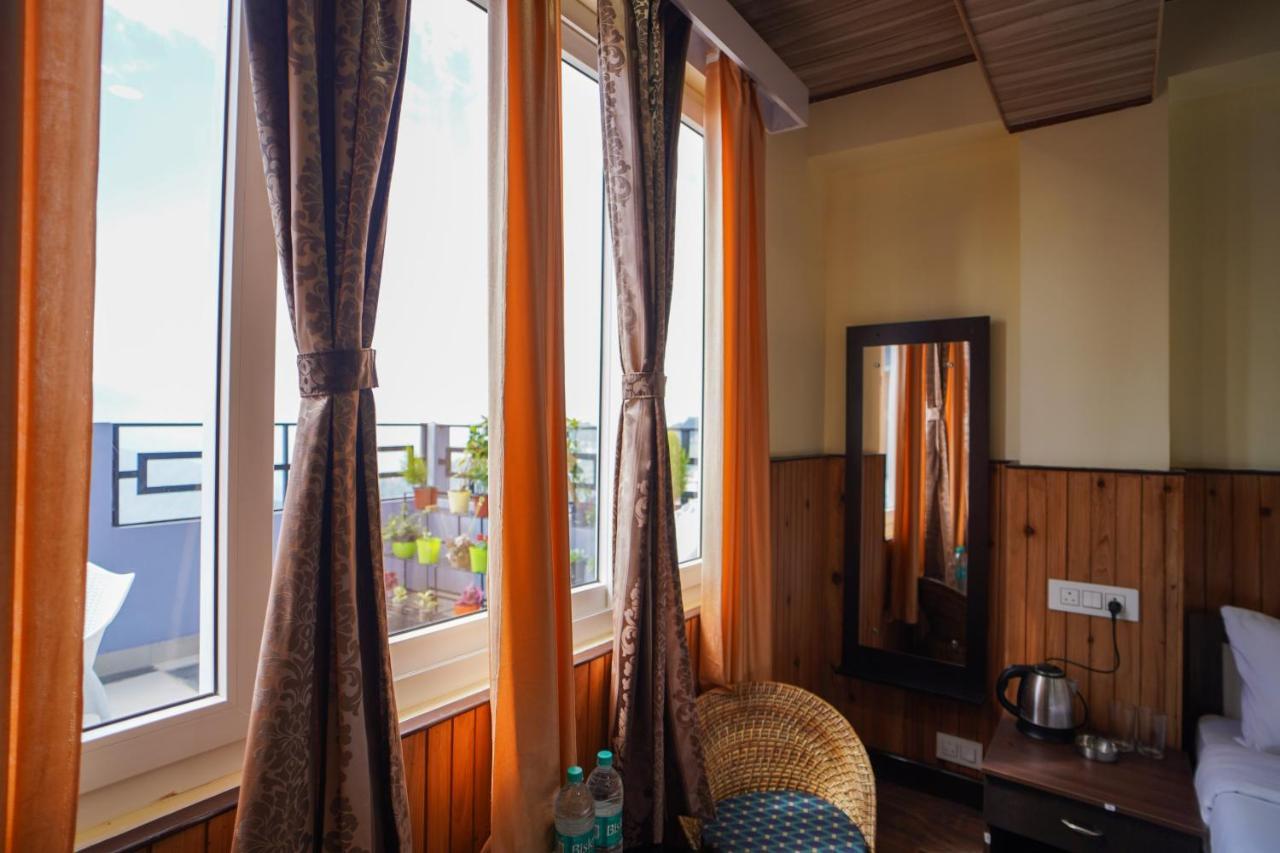 Hotel Hill Queen Near Sherpa Gumba Darjeeling Mall 5 Min Couple Friendly ภายนอก รูปภาพ