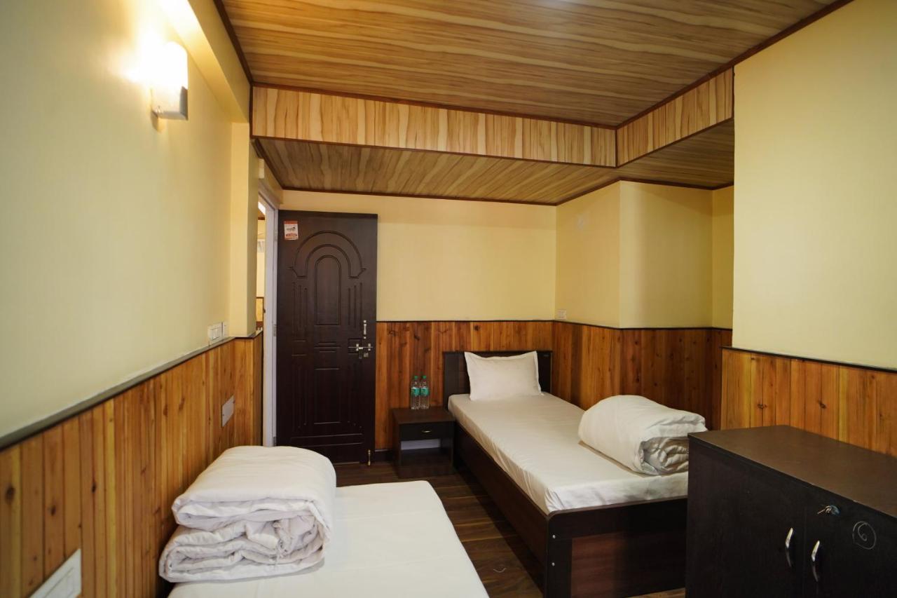 Hotel Hill Queen Near Sherpa Gumba Darjeeling Mall 5 Min Couple Friendly ภายนอก รูปภาพ