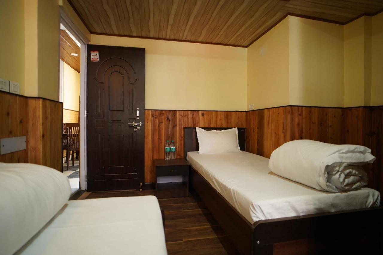 Hotel Hill Queen Near Sherpa Gumba Darjeeling Mall 5 Min Couple Friendly ภายนอก รูปภาพ