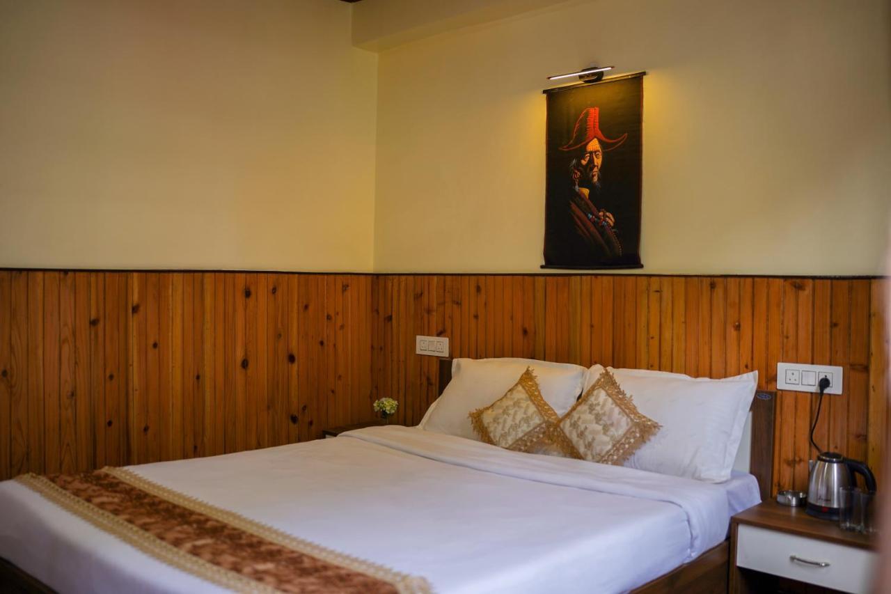 Hotel Hill Queen Near Sherpa Gumba Darjeeling Mall 5 Min Couple Friendly ภายนอก รูปภาพ