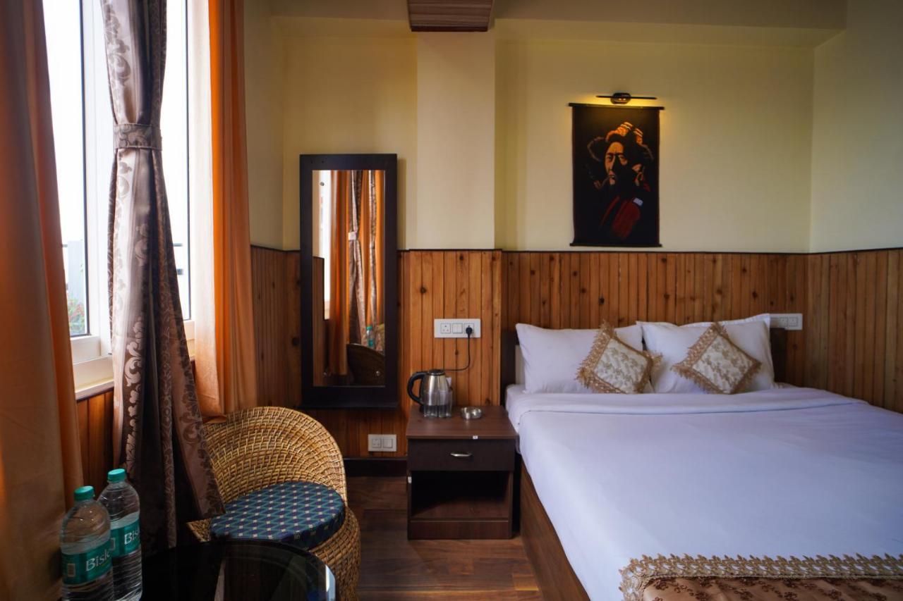 Hotel Hill Queen Near Sherpa Gumba Darjeeling Mall 5 Min Couple Friendly ภายนอก รูปภาพ