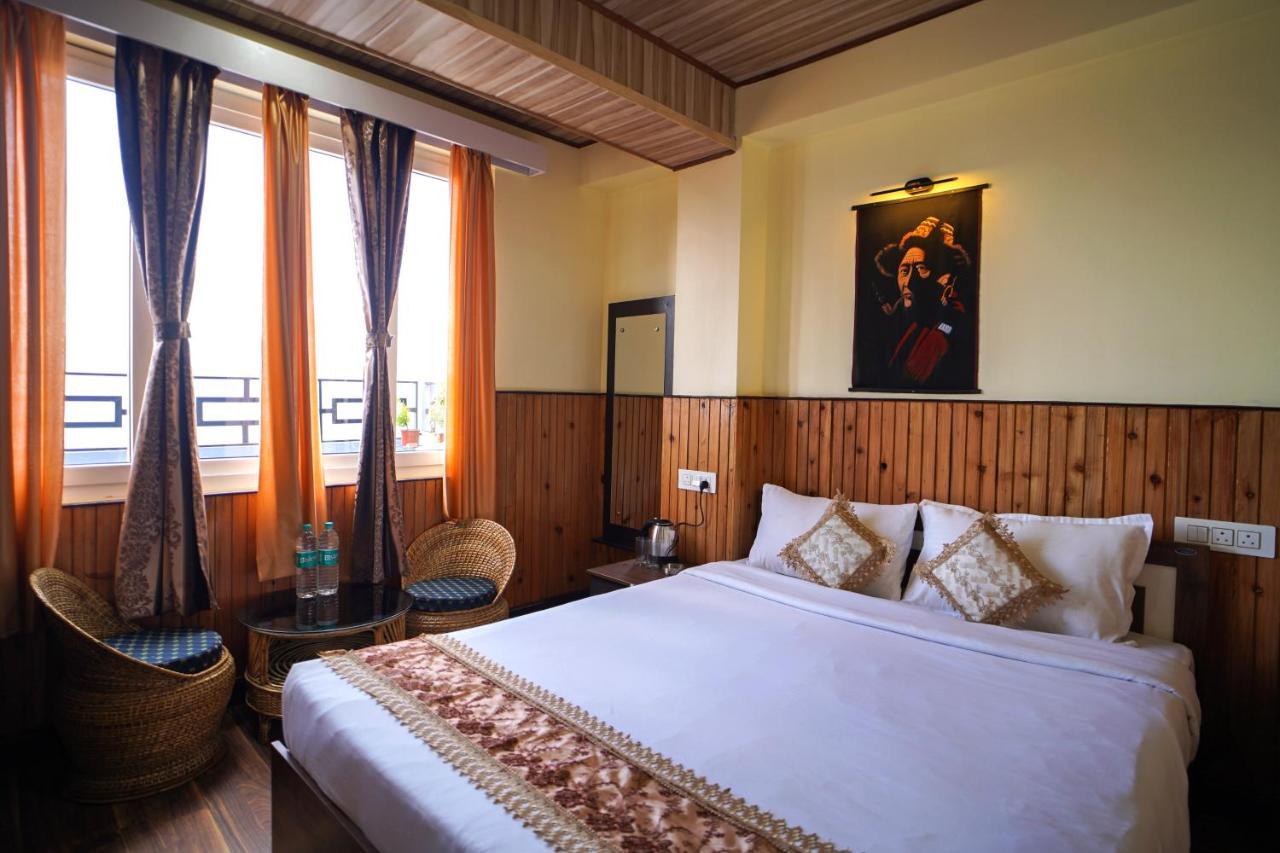 Hotel Hill Queen Near Sherpa Gumba Darjeeling Mall 5 Min Couple Friendly ภายนอก รูปภาพ