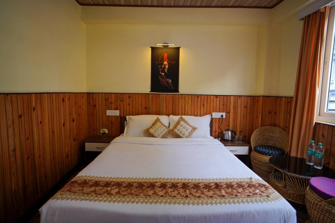 Hotel Hill Queen Near Sherpa Gumba Darjeeling Mall 5 Min Couple Friendly ภายนอก รูปภาพ