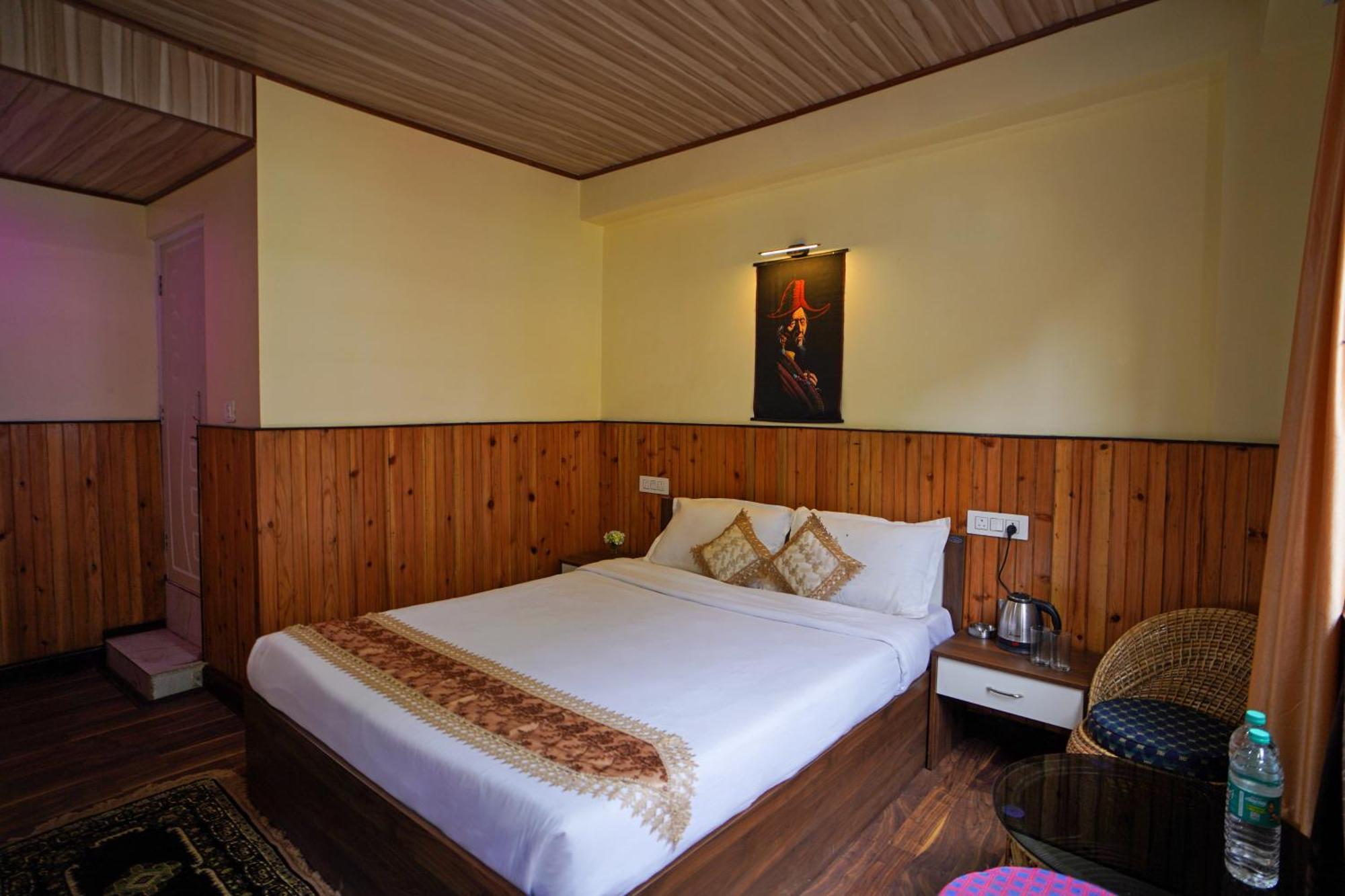Hotel Hill Queen Near Sherpa Gumba Darjeeling Mall 5 Min Couple Friendly ภายนอก รูปภาพ