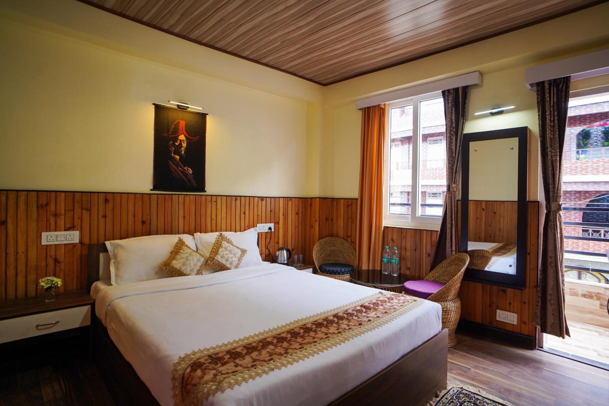 Hotel Hill Queen Near Sherpa Gumba Darjeeling Mall 5 Min Couple Friendly ภายนอก รูปภาพ